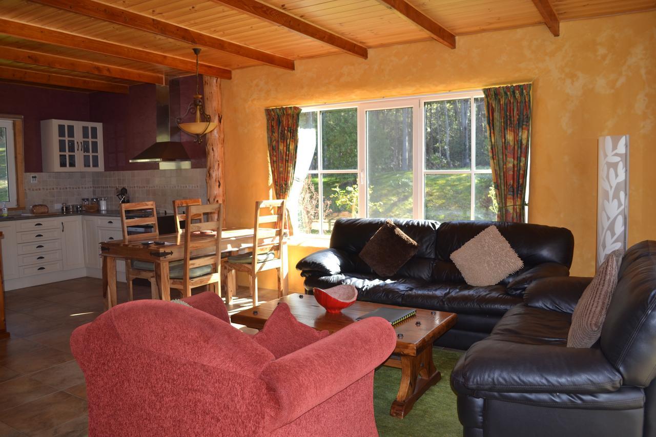 Whispering Spirit Holiday Cottages & Mini Ponies Franklin Kültér fotó